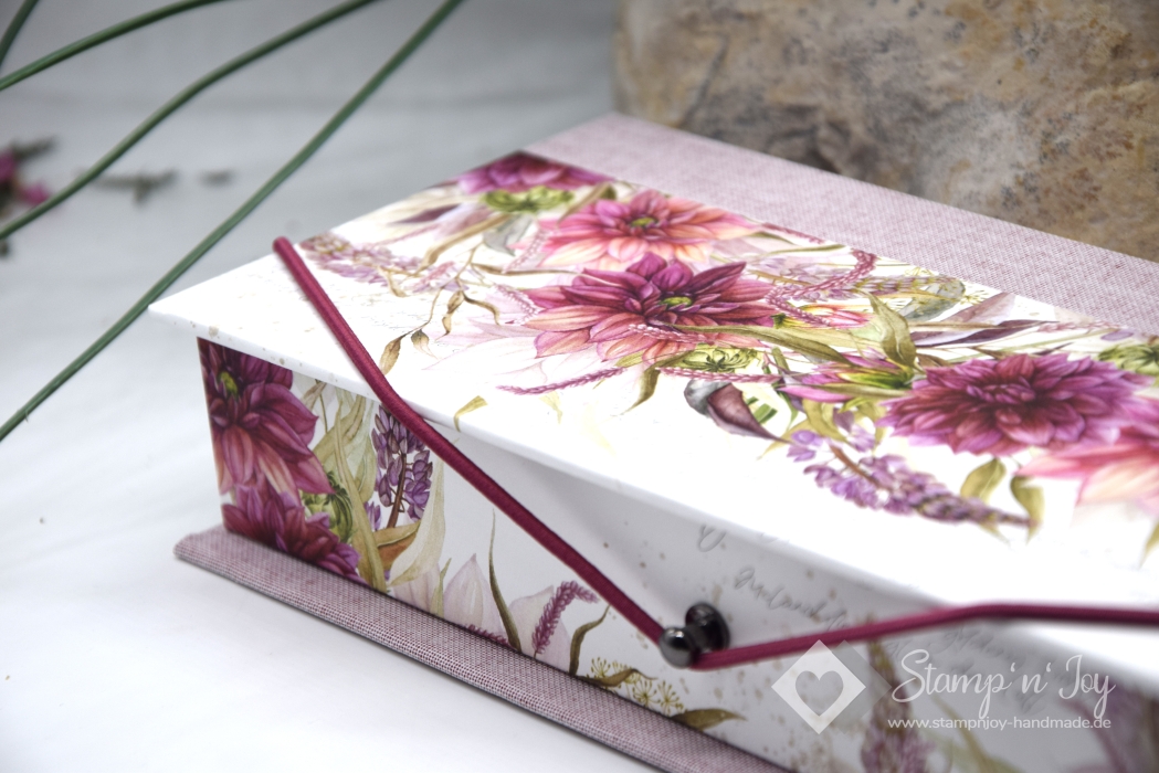 Stifte-Schachtel mit Klappdeckel ca. 21x10x4cm | Blumenkranz floral | brombeere | Art. Nr. 97040310